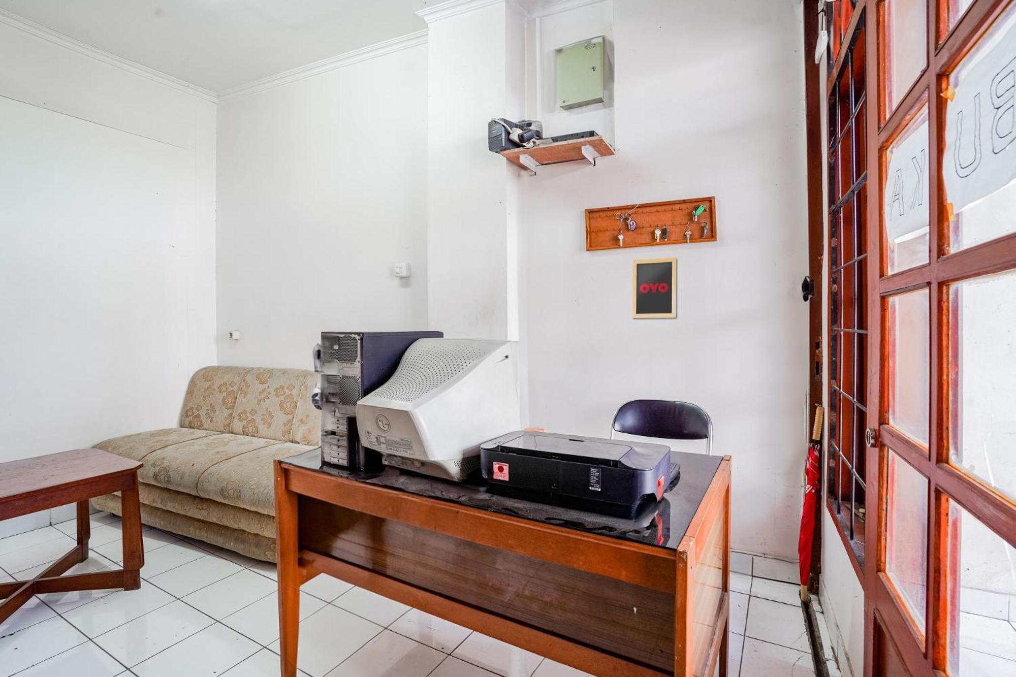 Oyo 94100 Gateway Pasteur Apartment By Ilyasa Bandung Exterior foto