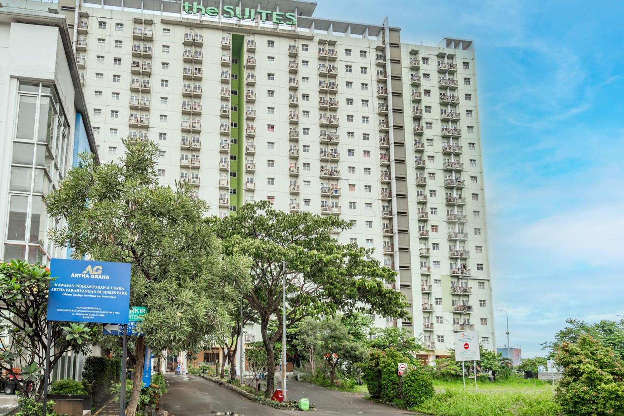 Oyo 94100 Gateway Pasteur Apartment By Ilyasa Bandung Exterior foto